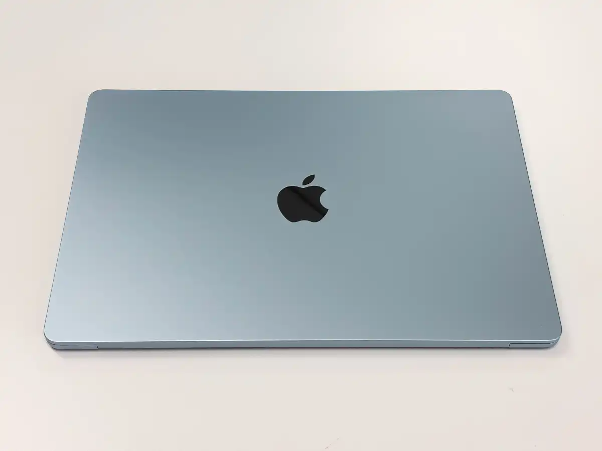 Apple MacBook Air 15 MW1K3 - Apple M4 Chip 10-Core CPU 10-Core GPU 16-GB 512-GB SSD 15.3-Inch Liquid Retina Display IPS Technology Backlit Magic KB with Touch ID (Starlight, 2025) - Image 4